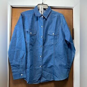 Woman’s Blue Denim Snap Button Up Western Shirt. (229)